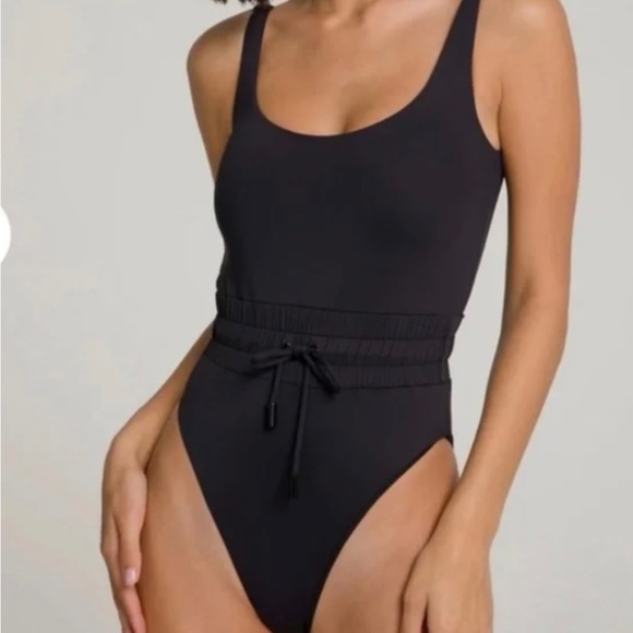 GOOD AMERICAN Waist Framer One Piece Swimsuit in BLACK Size 2/M, 3/L - Picture 6 of 10